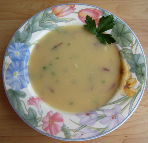 Celeriac soup with red onions and Italian parsley